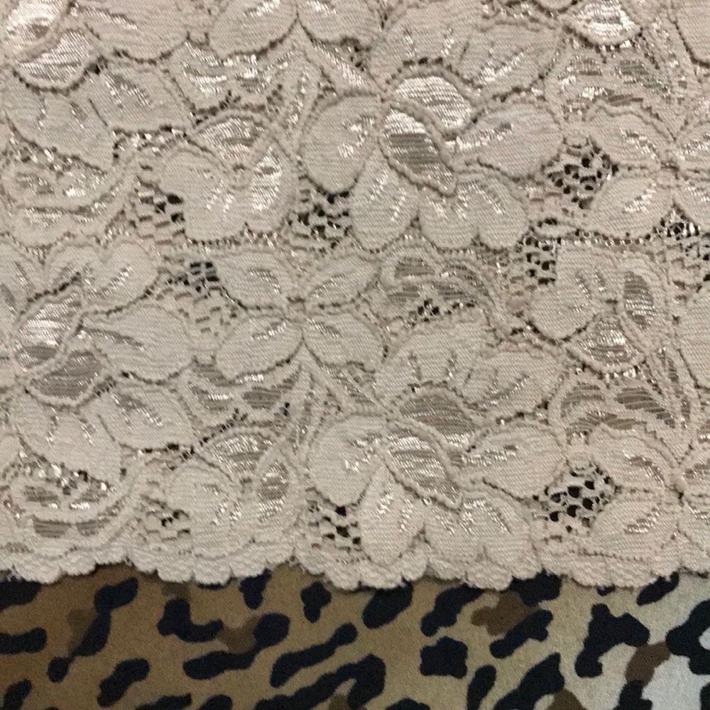 Stretch Lace Top - Picture 4 of 6